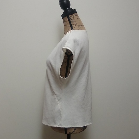 Ladies Casual Blouse - Picture 4 of 6